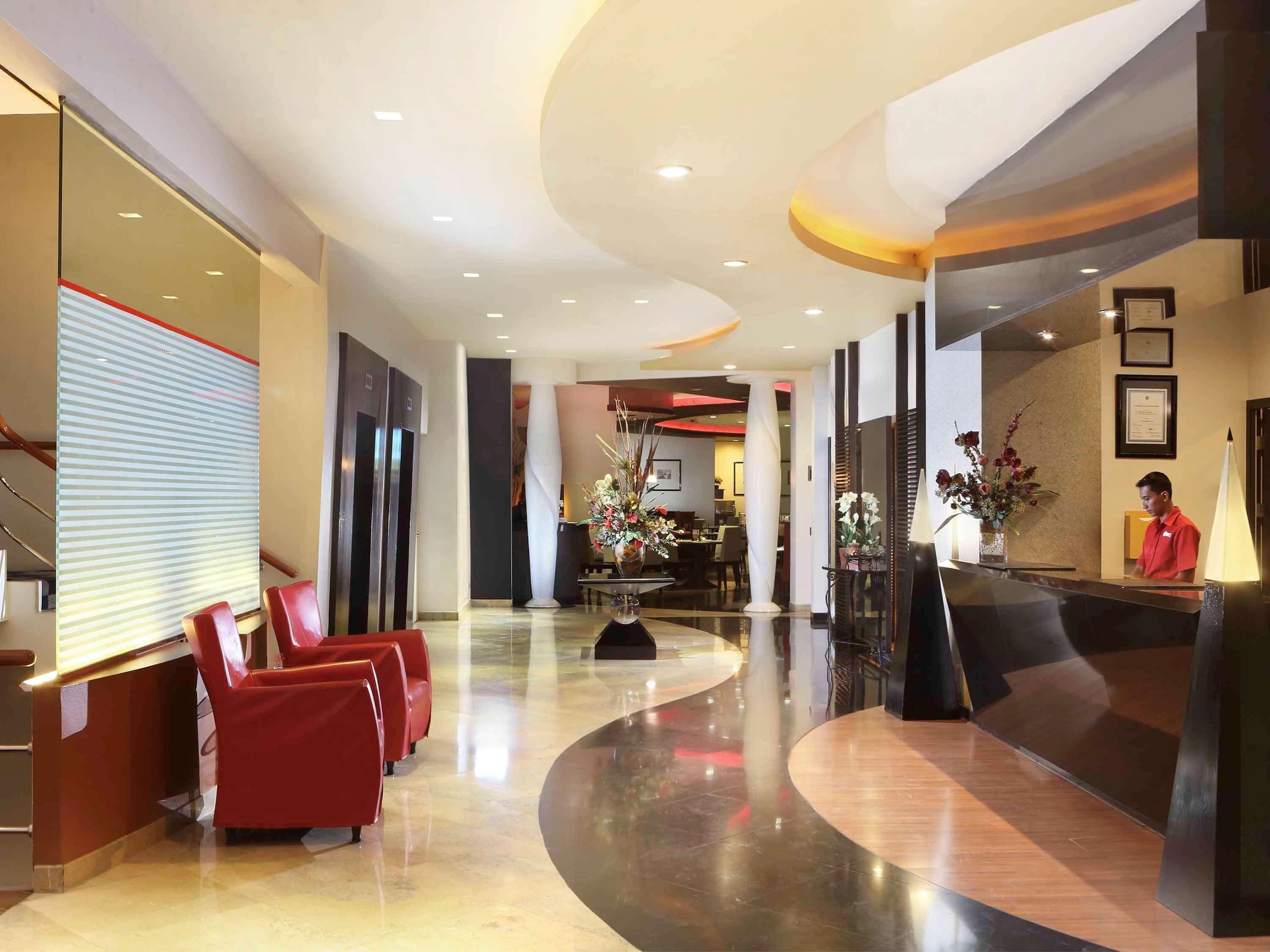 Ibis Jakarta Arcadia Exterior foto