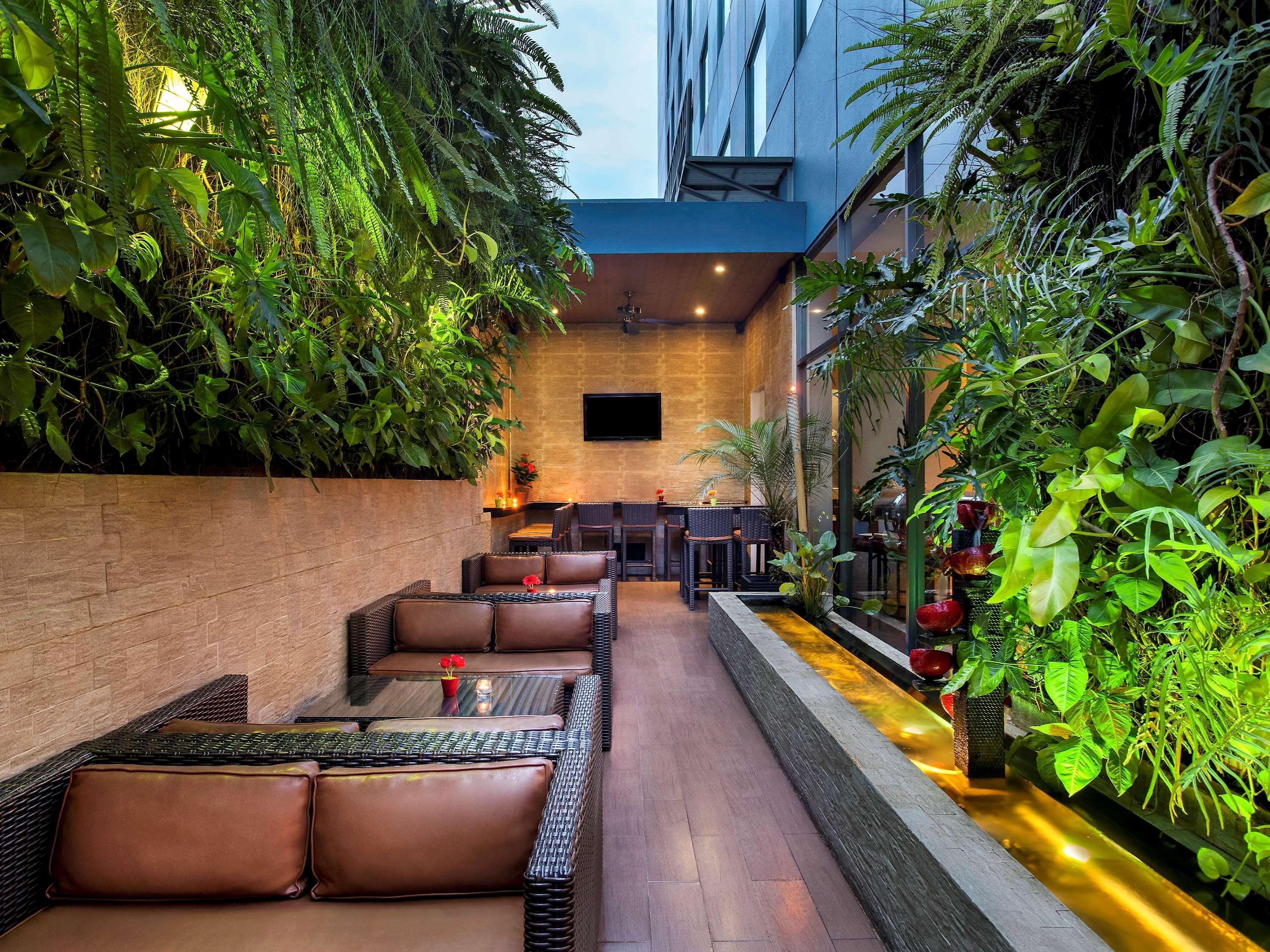 Ibis Jakarta Arcadia Exterior foto