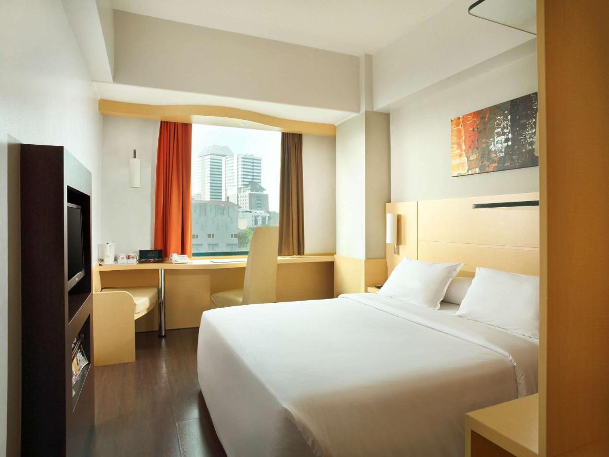 Ibis Jakarta Arcadia Exterior foto