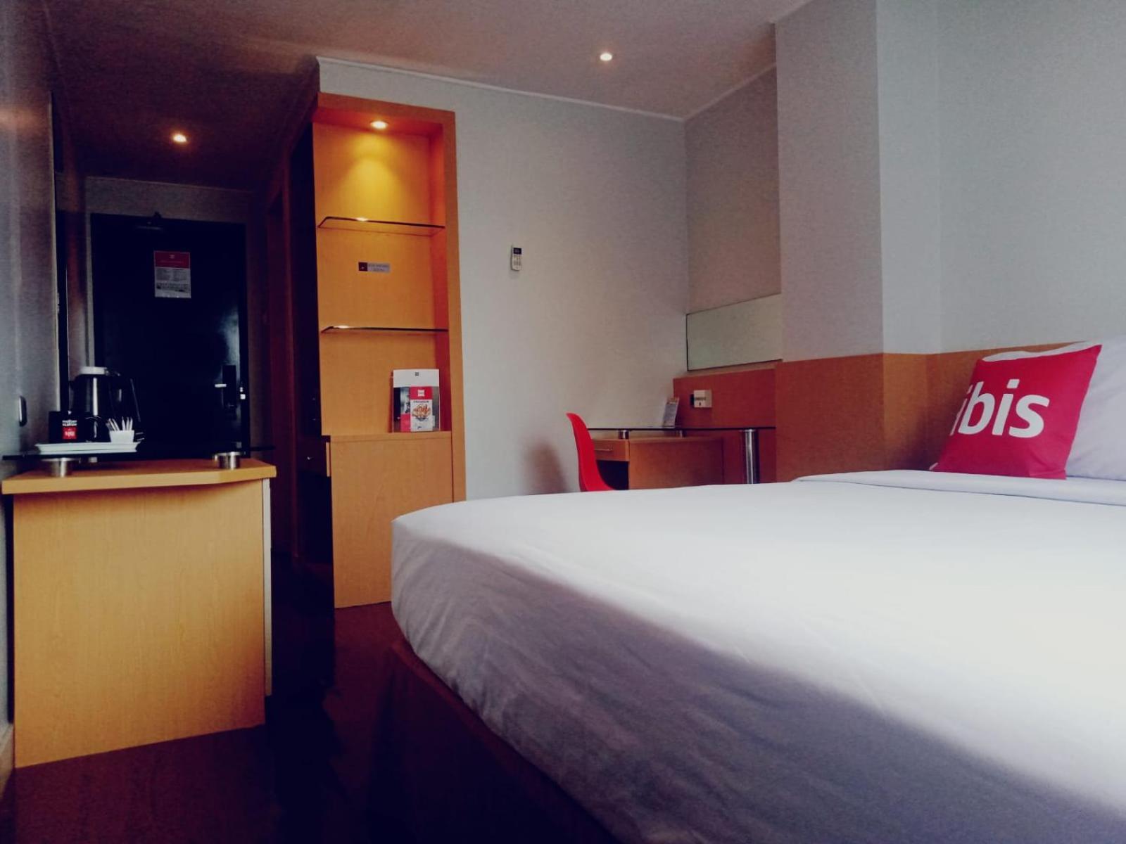 Ibis Jakarta Arcadia Exterior foto