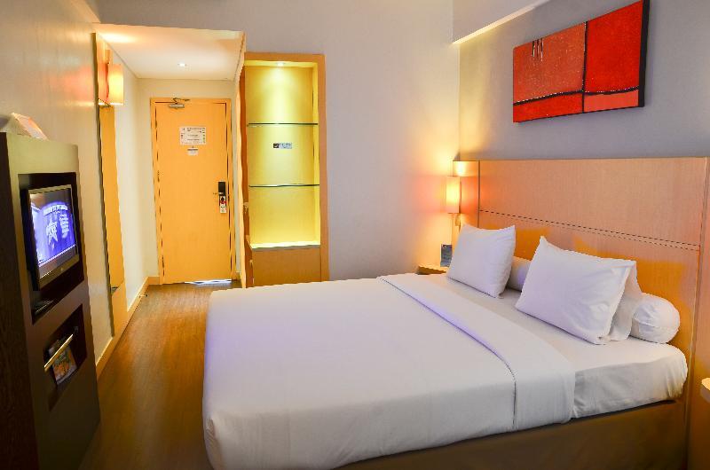 Ibis Jakarta Arcadia Exterior foto