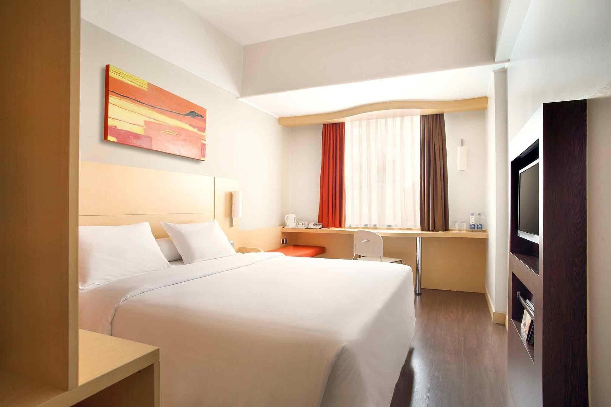 Ibis Jakarta Arcadia Exterior foto